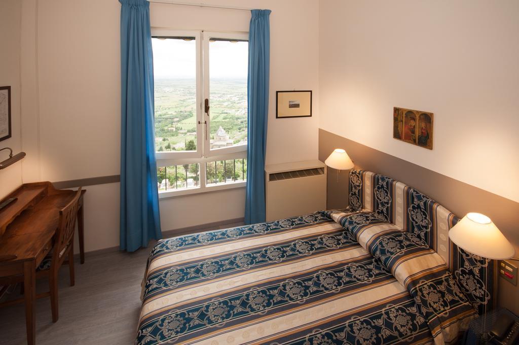 Hotel San Luca Кортона Экстерьер фото